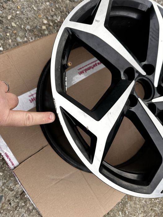 Jantă aliaj vw passat b8.cod:3g0601025.BK.