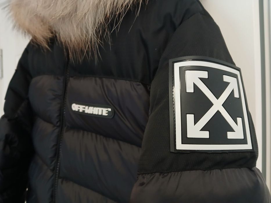 Vând geacă Off White