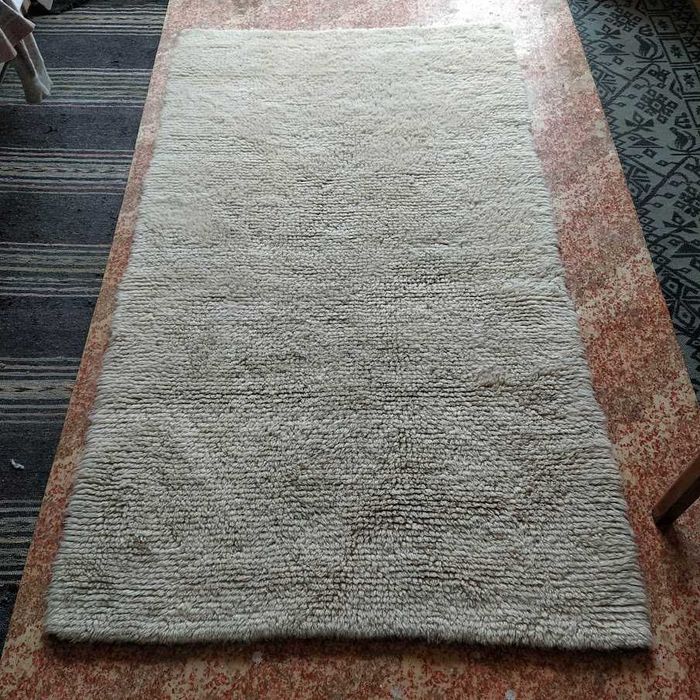 Продавам нови и ползвани килими и балатуми точни размери