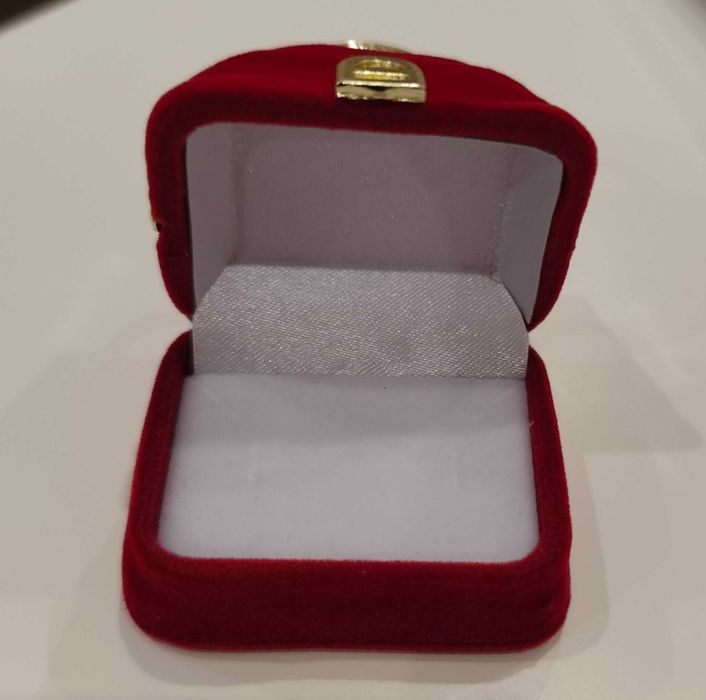 Кутийка за бижута