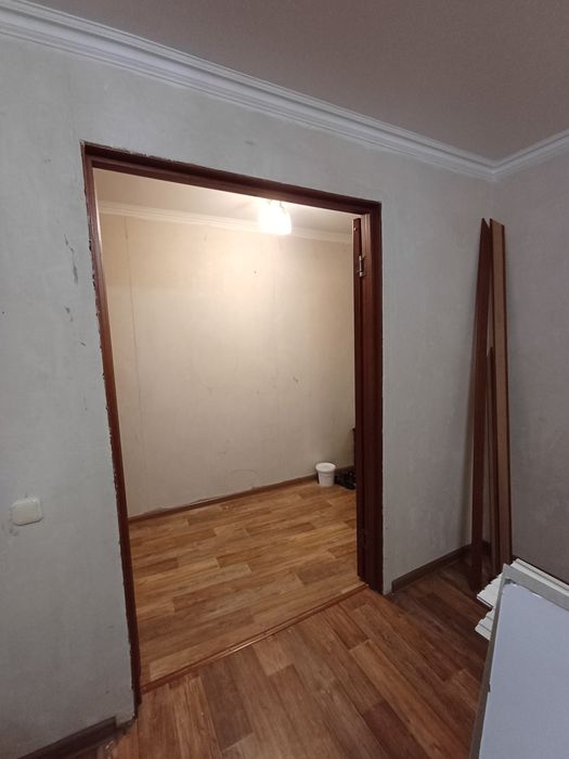 Продам межкомнатный дверь