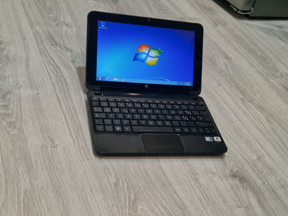 Mini laptop HP perfect funcțional,