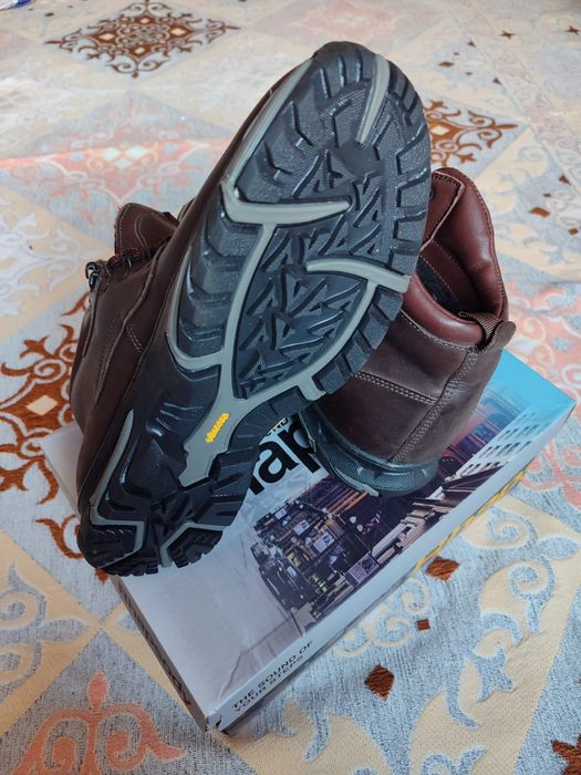 Ботинки утепленные кожанные. Россия