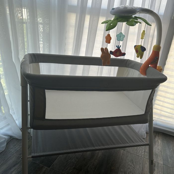 Бебешка кошара с подарък музикална въртележка