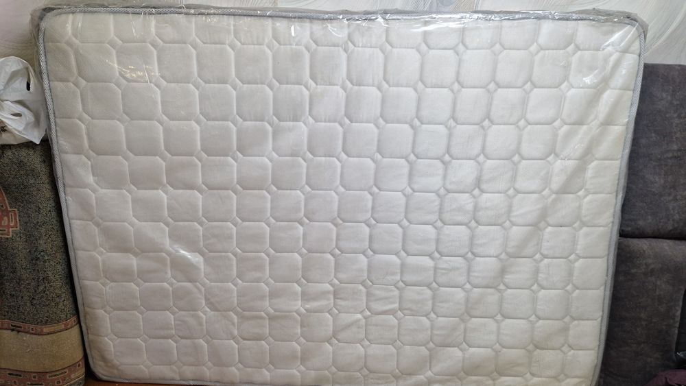 Продам ортопедический матрас в отличном состоянии