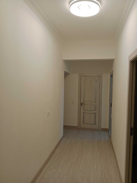 Новостройка квартира сотилади!