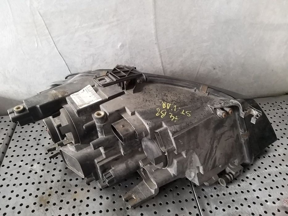 Far stanga audi a4 b8 8k 8k0941003a