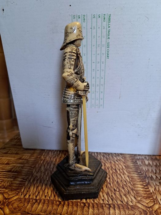 Уникална статуетка на рицър