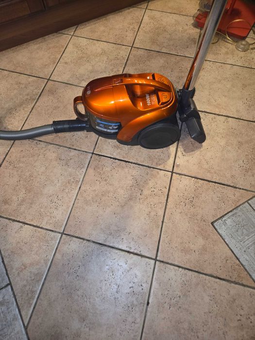 Прахосмукачка LG  1600w