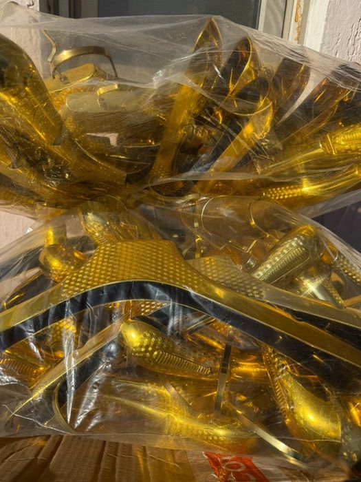 вешалки, стойки, маникены