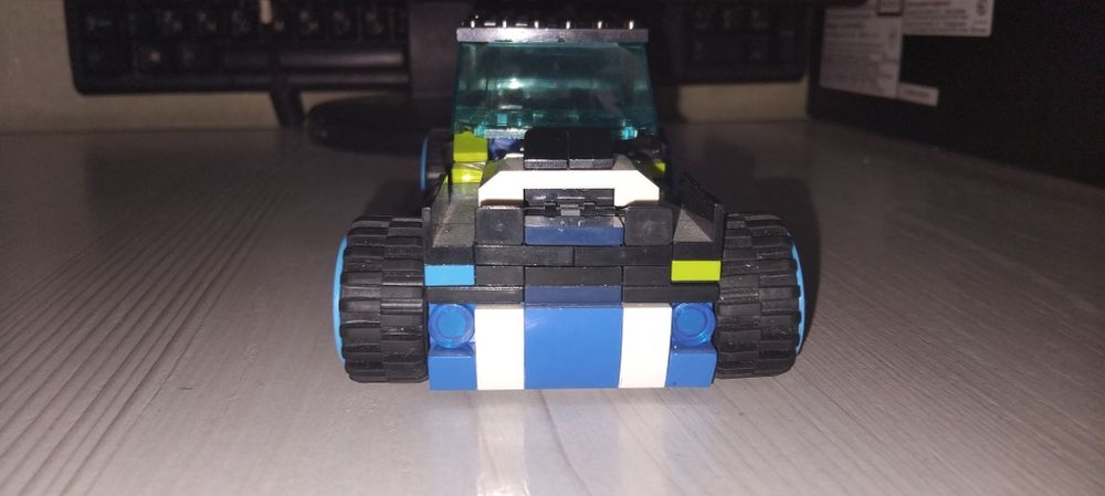 Машына мамодельное lego