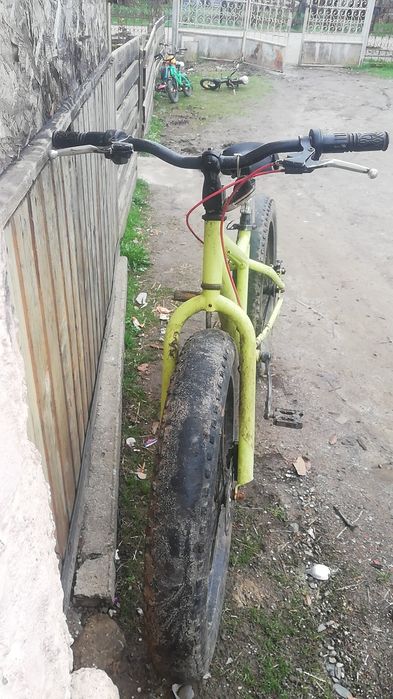 Bicicleta cu roti groase preț 400 lei neg
