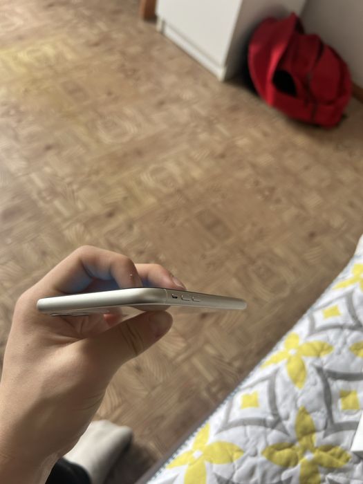 Продам айфон 11