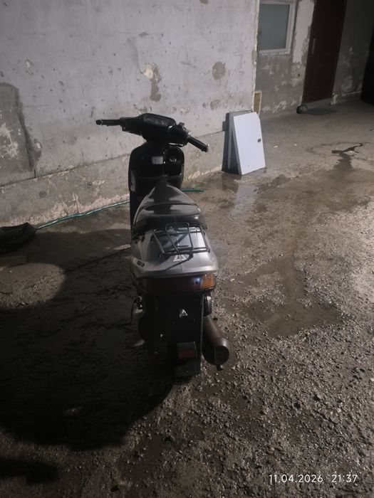 Продам мопед скутер