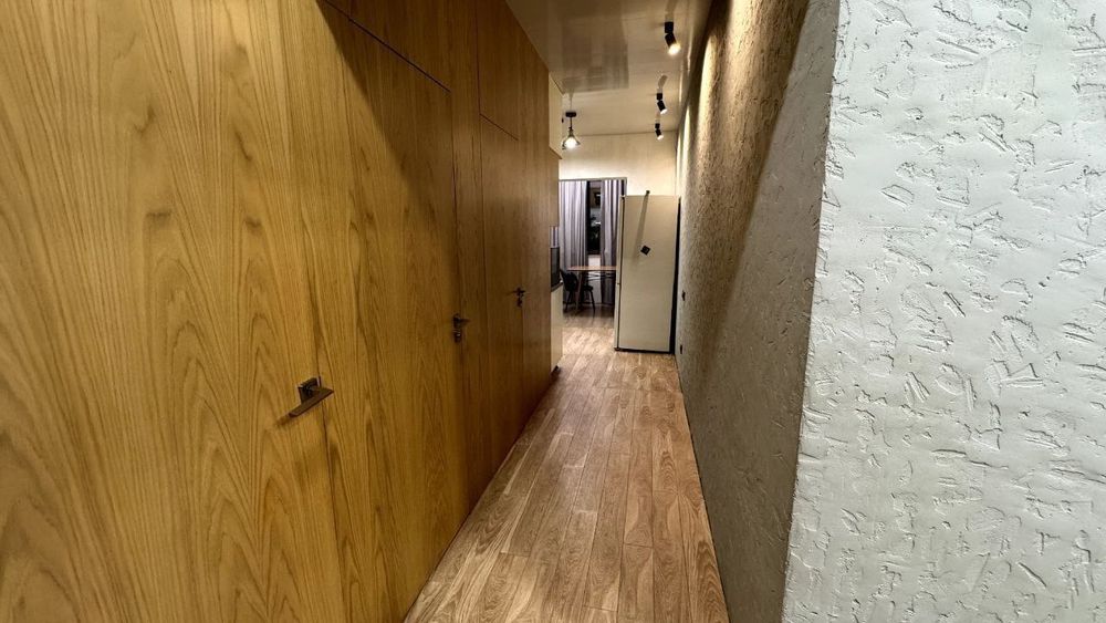 Продаётся  Карасу 4 4/5/5 ,93м2 балкон 2×6