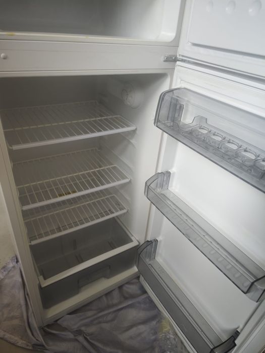 Frigider utilizat foarte puțin.