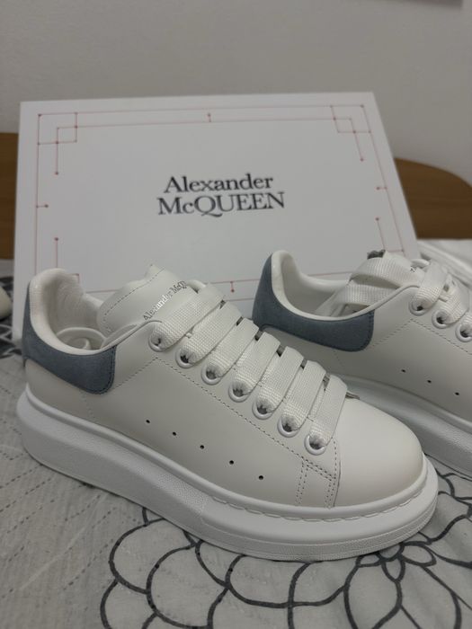Чисто нови Alexander McQUEEN