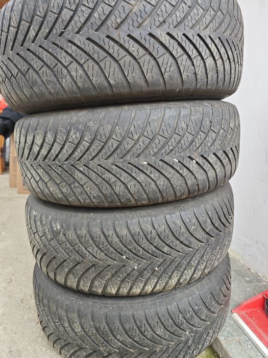 Vând 4 buc All Season 205 60 16, M+S