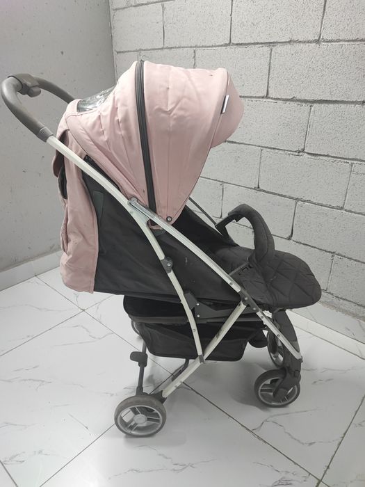 Коляска лёгкая и удобная