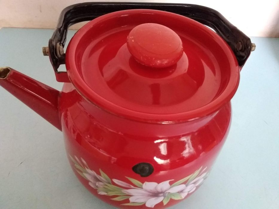 Чайники и ведра эмалированные