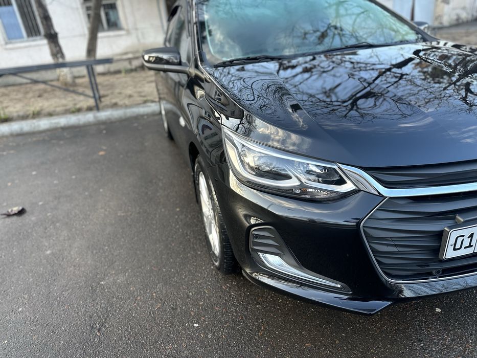 Продам свою машину onix premier turbo