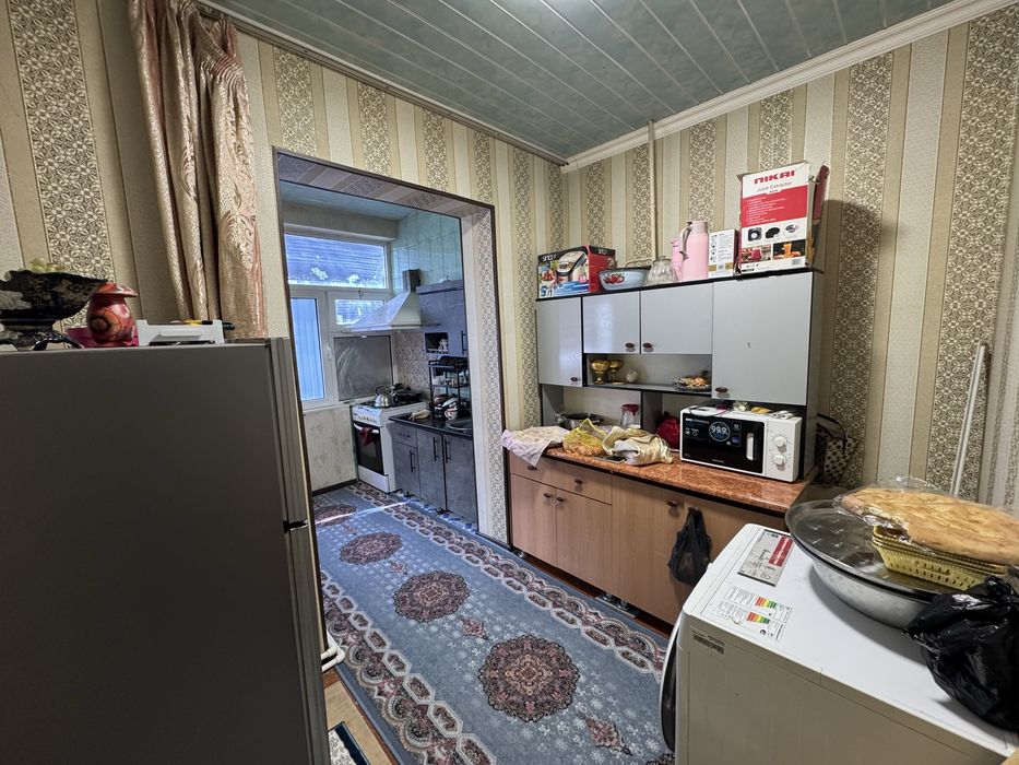 3 xonalik kvartira sotiladi 6-mikr