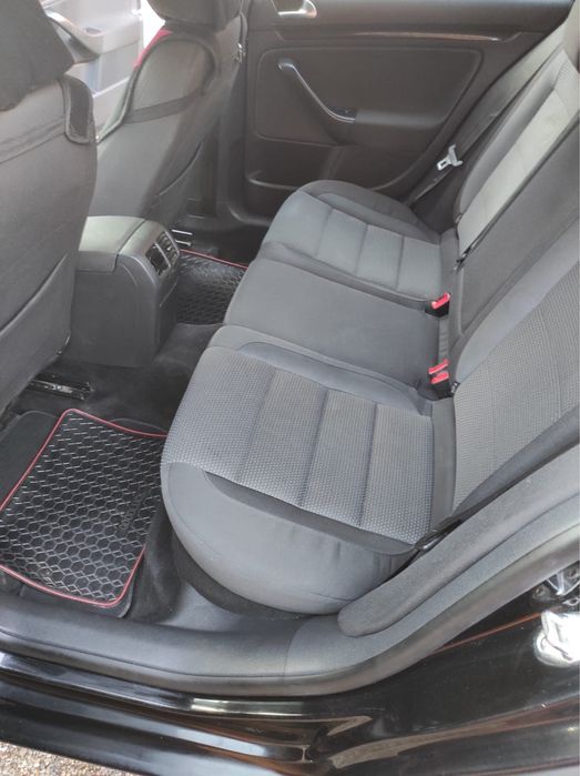 Vând golf 6 fabricatie 2010.motor 1,6 TDI disel