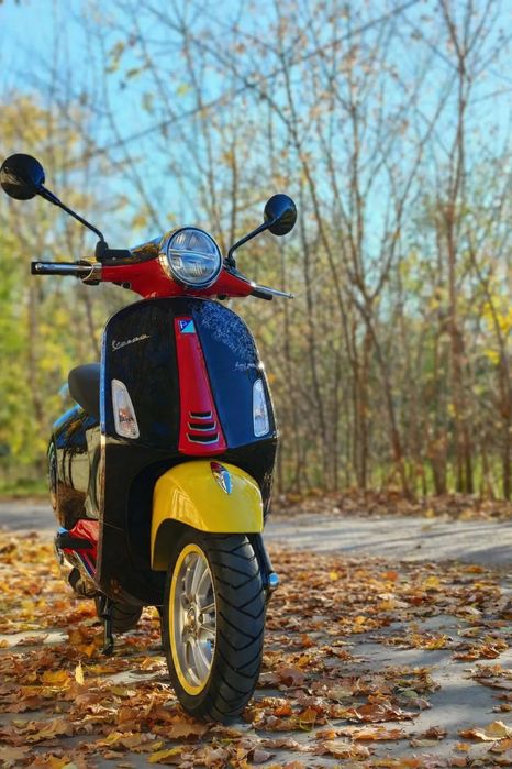 Vespa Primavera 50 50th Anniversary Special Edition Vespa Primavera Disney Mickey Mouse Edition