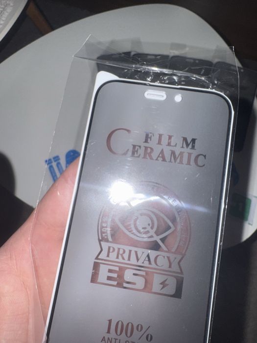 Folie sticla privacy iPhone 15 pro Matte Ceramic.