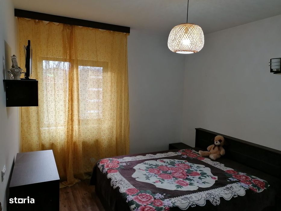 Casă de vânzare în Curtea de Argeș.