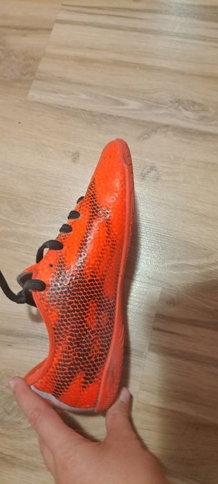 Футболни обувки adidas
