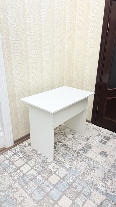 Продаю письменный стол