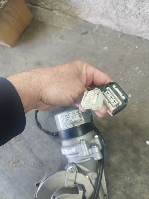 Рейка усилвателToyota auris 2007