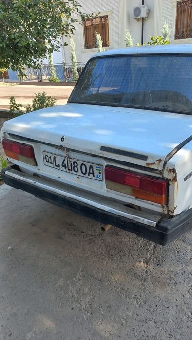Vaz 2107 sotiladi srochna