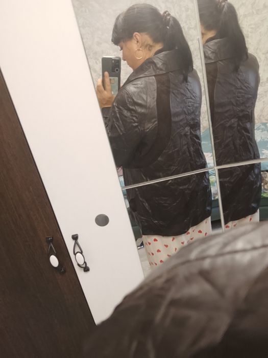 Продам куртку весна осень