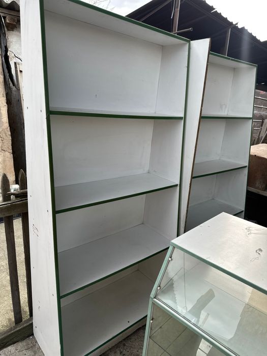 Срочно продам полки (8 шт ) , витрины ‼️