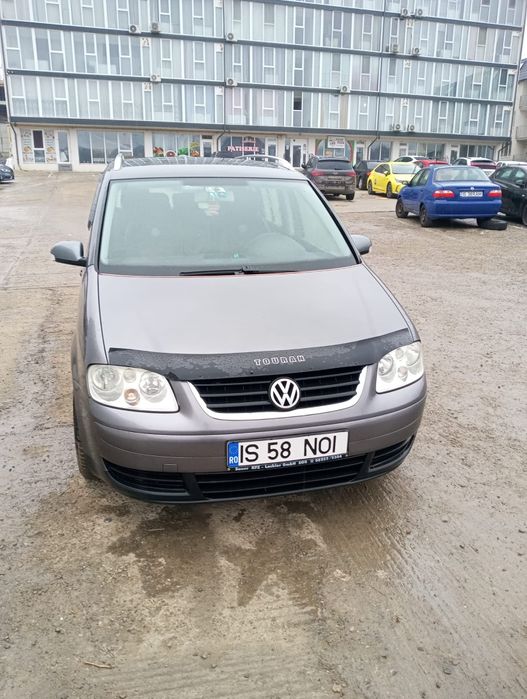 Autoturism vw Touran motor 1968...140.cai an 2006 mașina este intretin