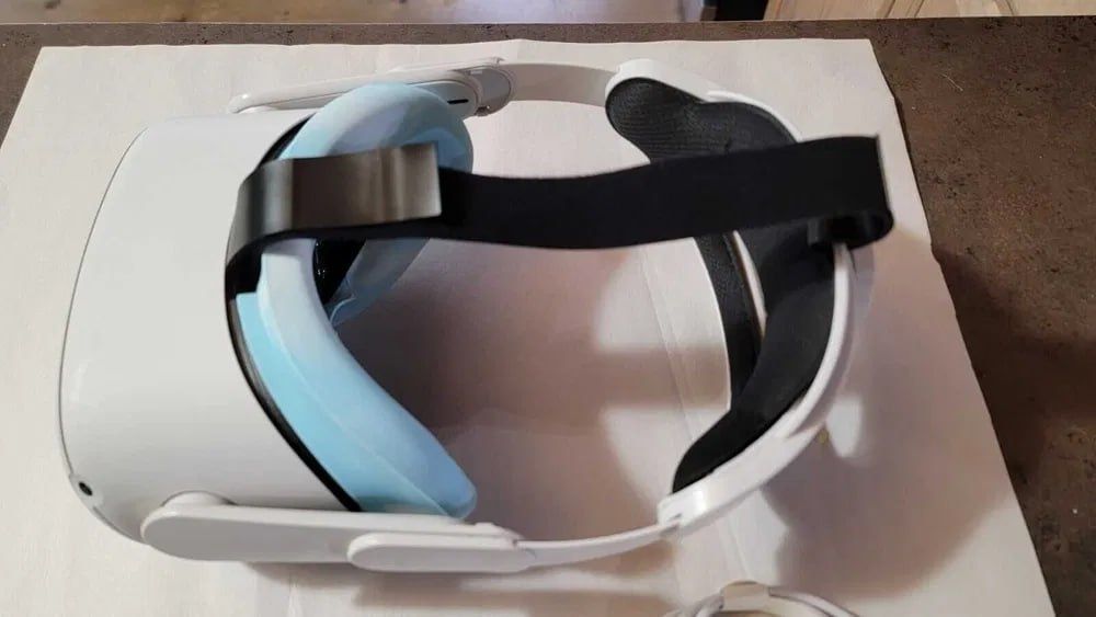 Oculus Quest 2 

Очки виртуальной реальности Oculus Quest 2 64G