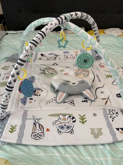 Saltea de activitati cu perna si arcade