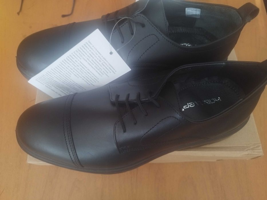 Продавам нови есенно- зимни обувки, половинки