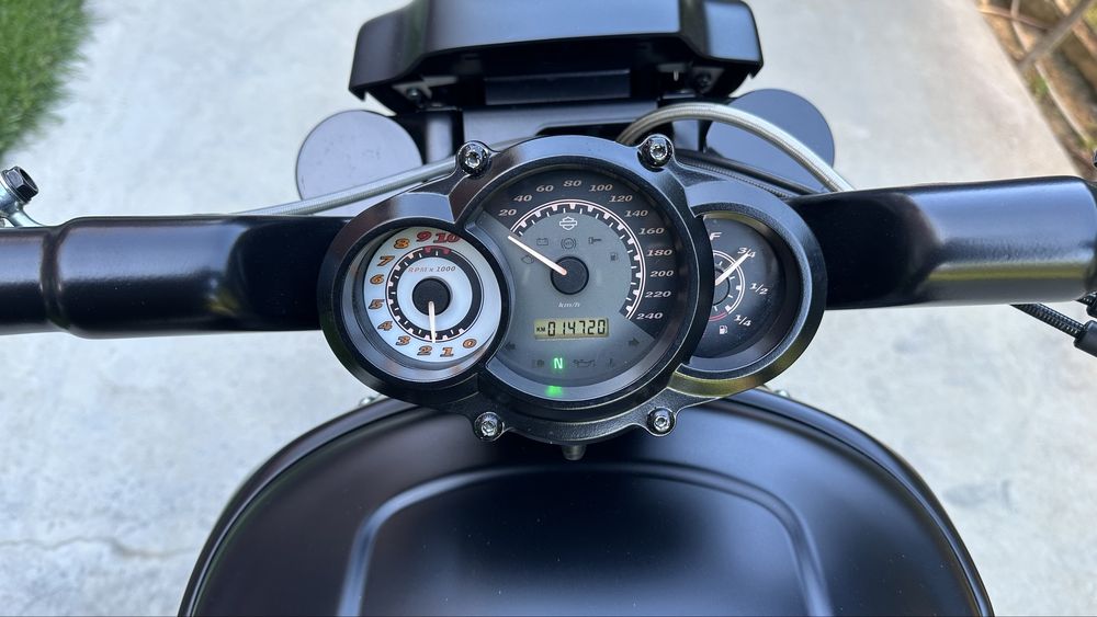 Harley Davidson VRSCF V Rod Muscle 2014, prima inmatriculare 2016, 14.720 km, customizata complet, 19000 euro