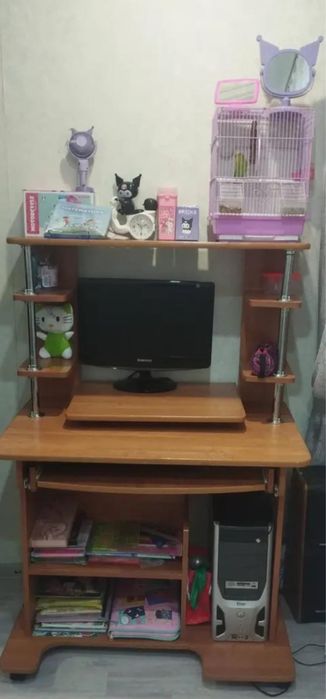 Продается компьютерный стол