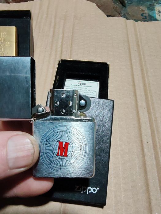 Продам зажигалку зипо