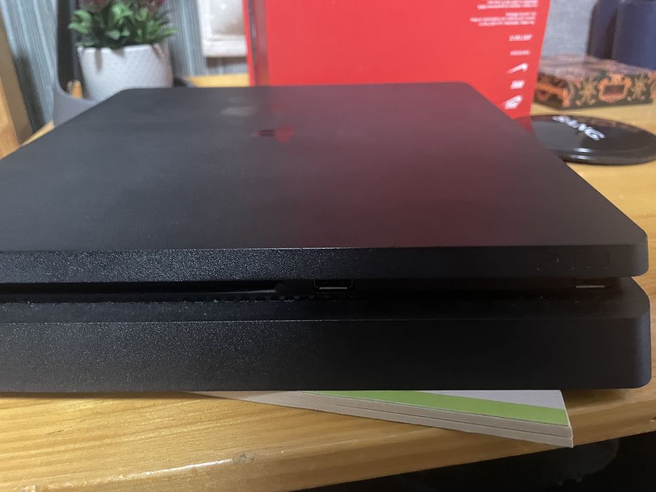 Playstation 4 конзола