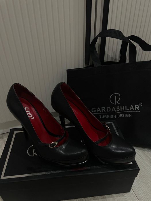 Лабутены абсолютно новые