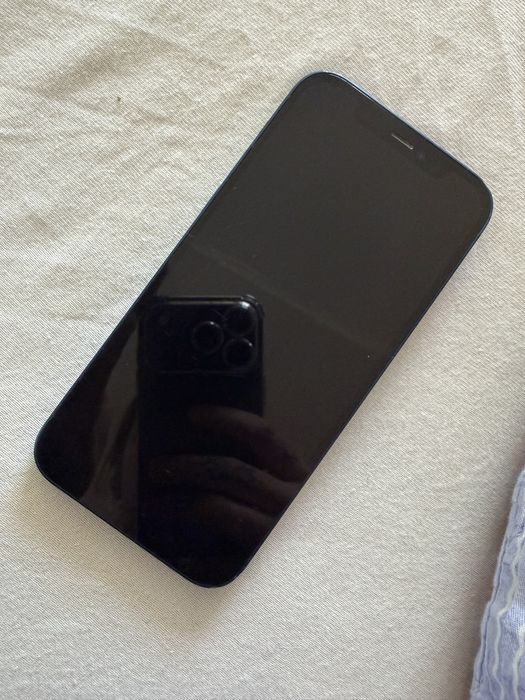 Продам iphone 12 64 гб