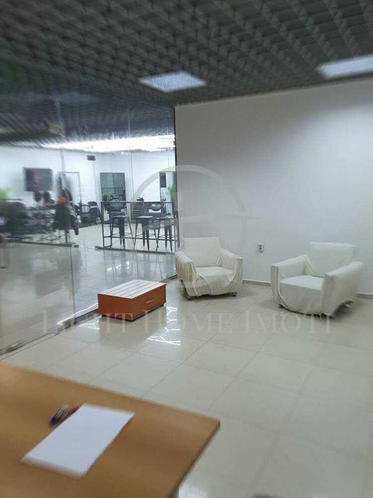 Реф. 4005 Помещение / Магазин / Офис / Студио за красота/ ТЦ Гранд