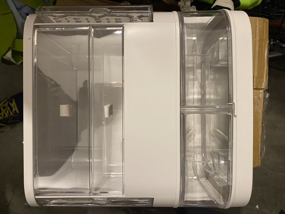 Cutie de bijuterii din plastic transparent