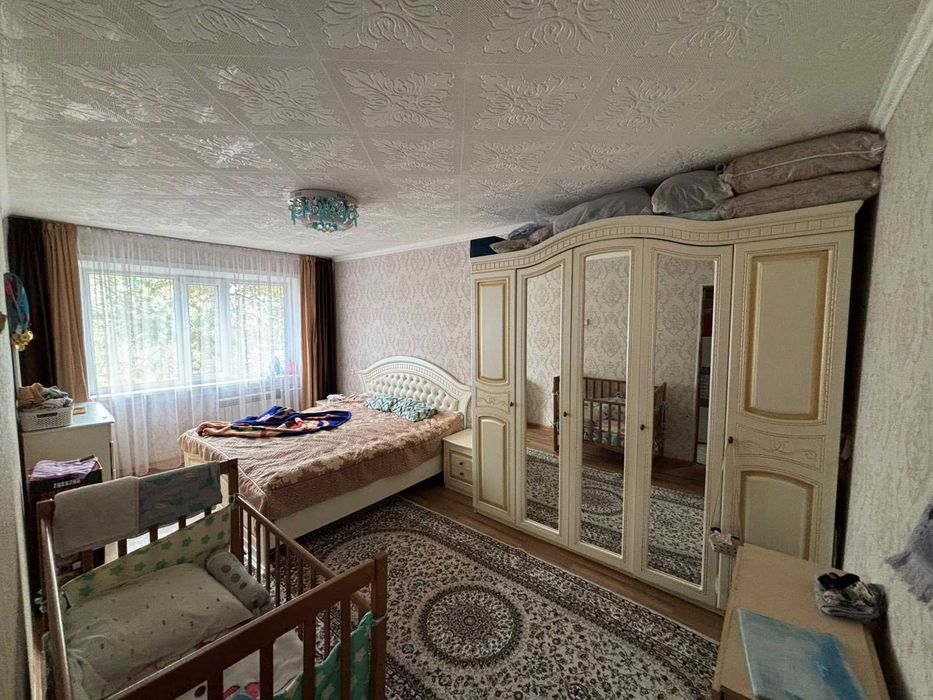 продается 3 комн Квартира в центре майкудука