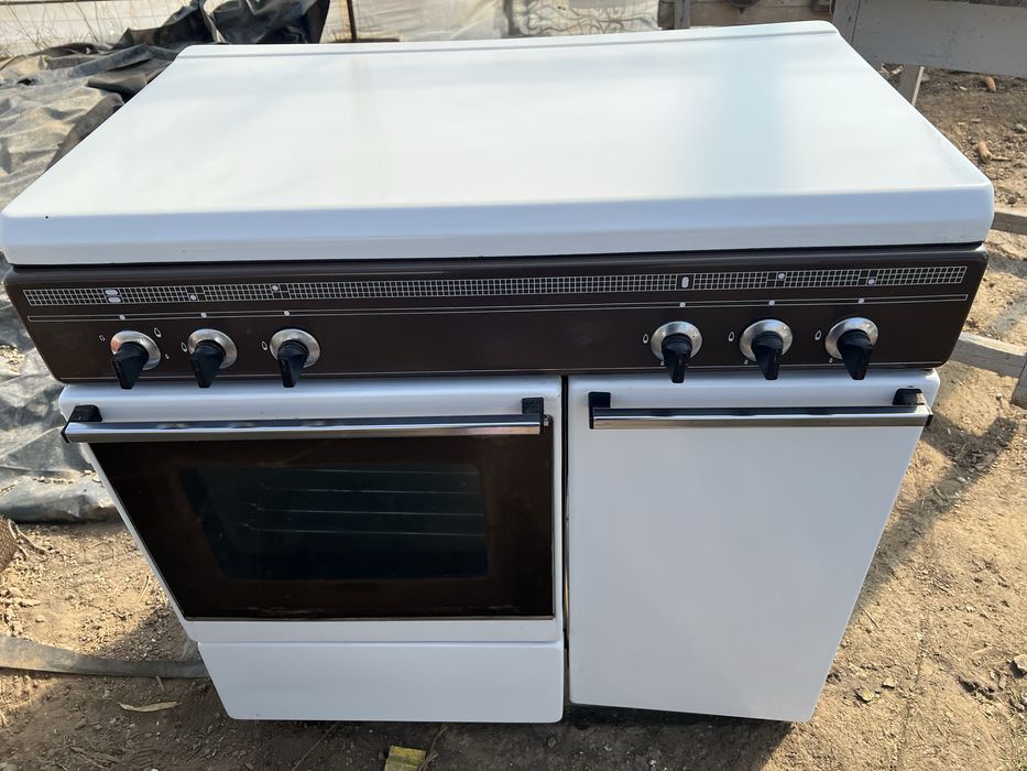 Aragaz 5 ochiuri cuptor functional loc butelie